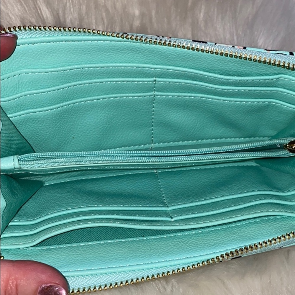Floral wallet read description - Picture 3 of 7